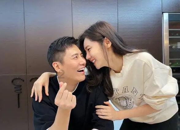 原创娜姐玩游戏输了，被罚脸上画画，有谁注意千玺画的啥？下手有点狠