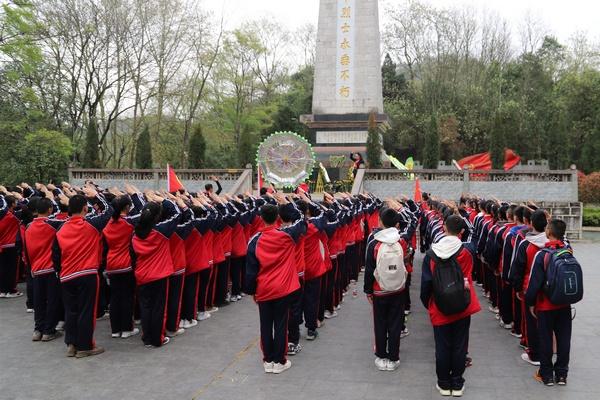常熟纺支宝服装网服装搭配技巧让你轻松学会穿衣搭配!